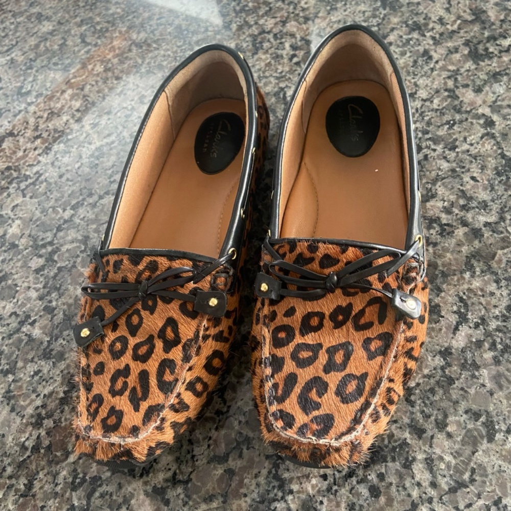 Clarks Artisan Leopard Print fur loafer Size 8 - Picture 8 of 9